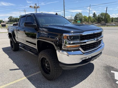 Used 2018 Chevrolet Silverado 1500 LT AWD/4WD image 1