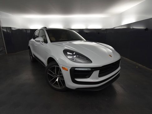New 2026 Porsche Macan image 9