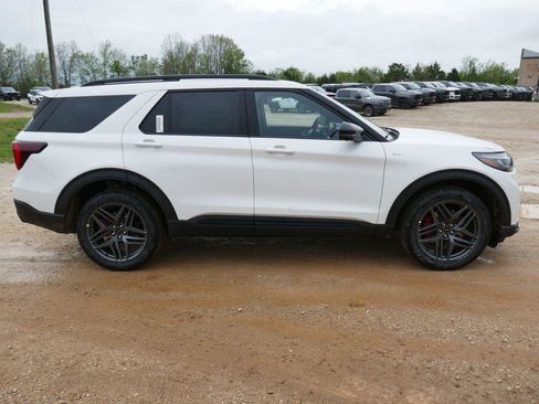 New 2026 Ford Explorer ST-Line image 4