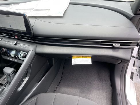 New 2025 Hyundai Elantra SEL image 21