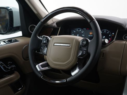 Used 2020 Land Rover Range Rover HSE image 14