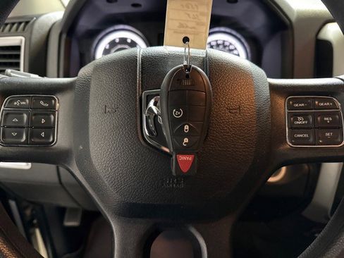 Used 2020 RAM 1500 Classic SLT image 76