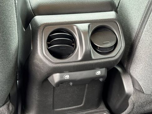 Used 2025 Jeep Gladiator Sport AWD/4WD image 14