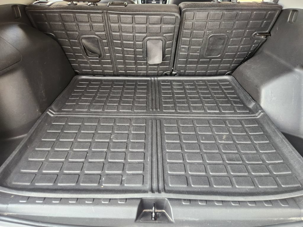 Used 2022 GMC Terrain SLE w/ Driver Convenience Package FWD image 35