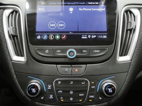 Used 2023 Chevrolet Malibu LT FWD image 19