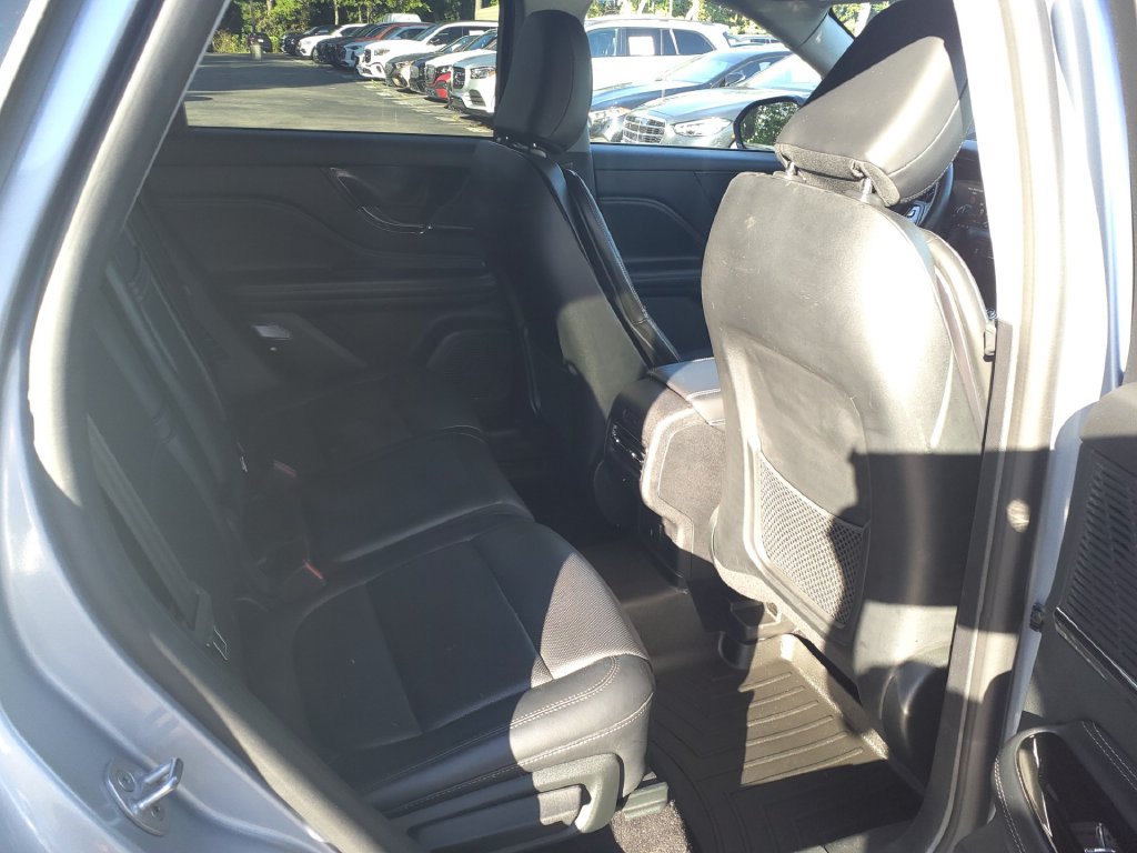Used 2022 Lincoln Corsair AWD w/ Premium Package image 12