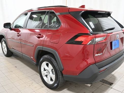 Used 2020 Toyota RAV4 LE image 10
