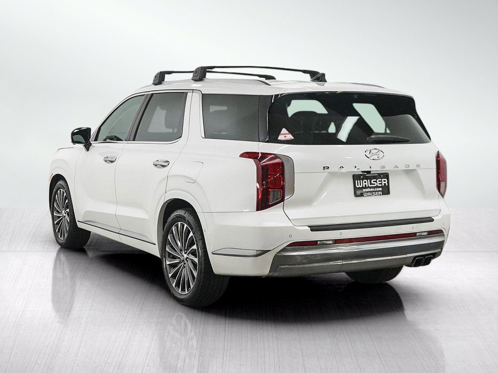 Used 2023 Hyundai Palisade Calligraphy FWD image 3