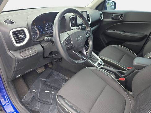 Used 2022 Hyundai Venue Limited w/ Cargo Package FWD image 15