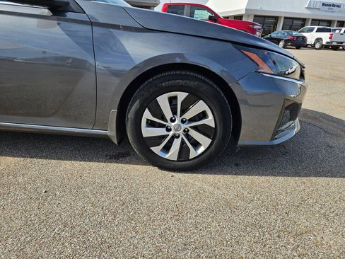 Used 2025 Nissan Altima 2.5 S image 29