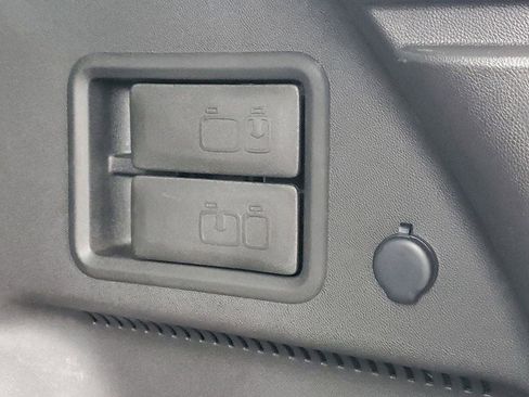 Certified 2023 Chevrolet Equinox RS image 30