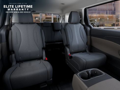 New 2027 Kia Carnival LX FWD image 17