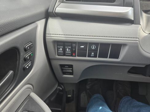 Used 2024 Honda Odyssey EX-L image 38