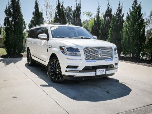 Used 2021 Lincoln Navigator L Reserve image 2