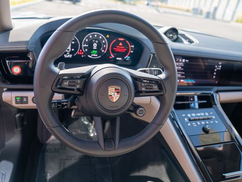 Certified 2026 Porsche Panamera 4 AWD/4WD image 14
