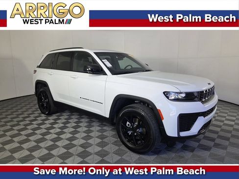 Used 2026 Jeep Grand Cherokee Altitude RWD image 1