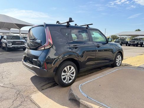 Used 2023 Kia Soul LX FWD image 4