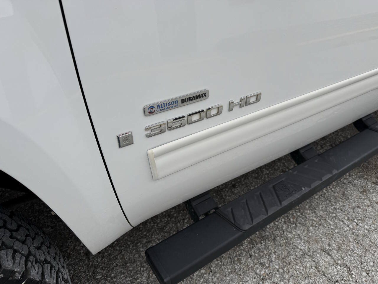 Used 2009 GMC Sierra 3500 SLT AWD/4WD image 13