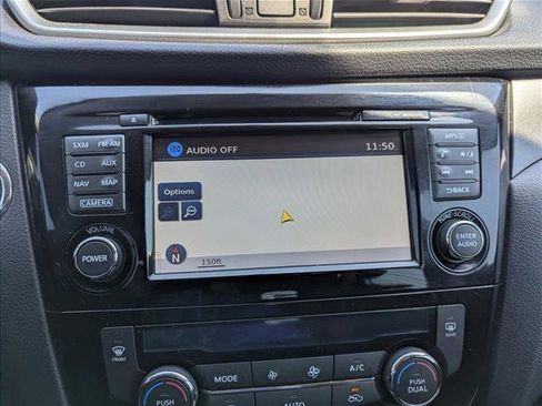 Used 2015 Nissan Rogue SV w/ SV Premium Package FWD image 17