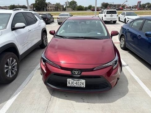 Used 2025 Toyota Corolla LE FWD image 3
