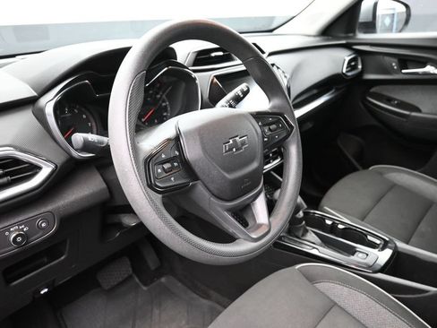 Used 2023 Chevrolet TrailBlazer LT w/ Convenience Package FWD image 17