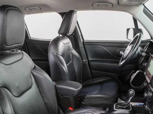 Used 2023 Jeep Renegade Limited AWD/4WD image 26