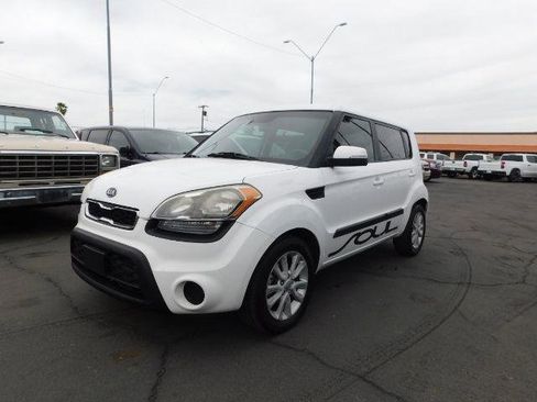 Used 2012 Kia Soul + image 3