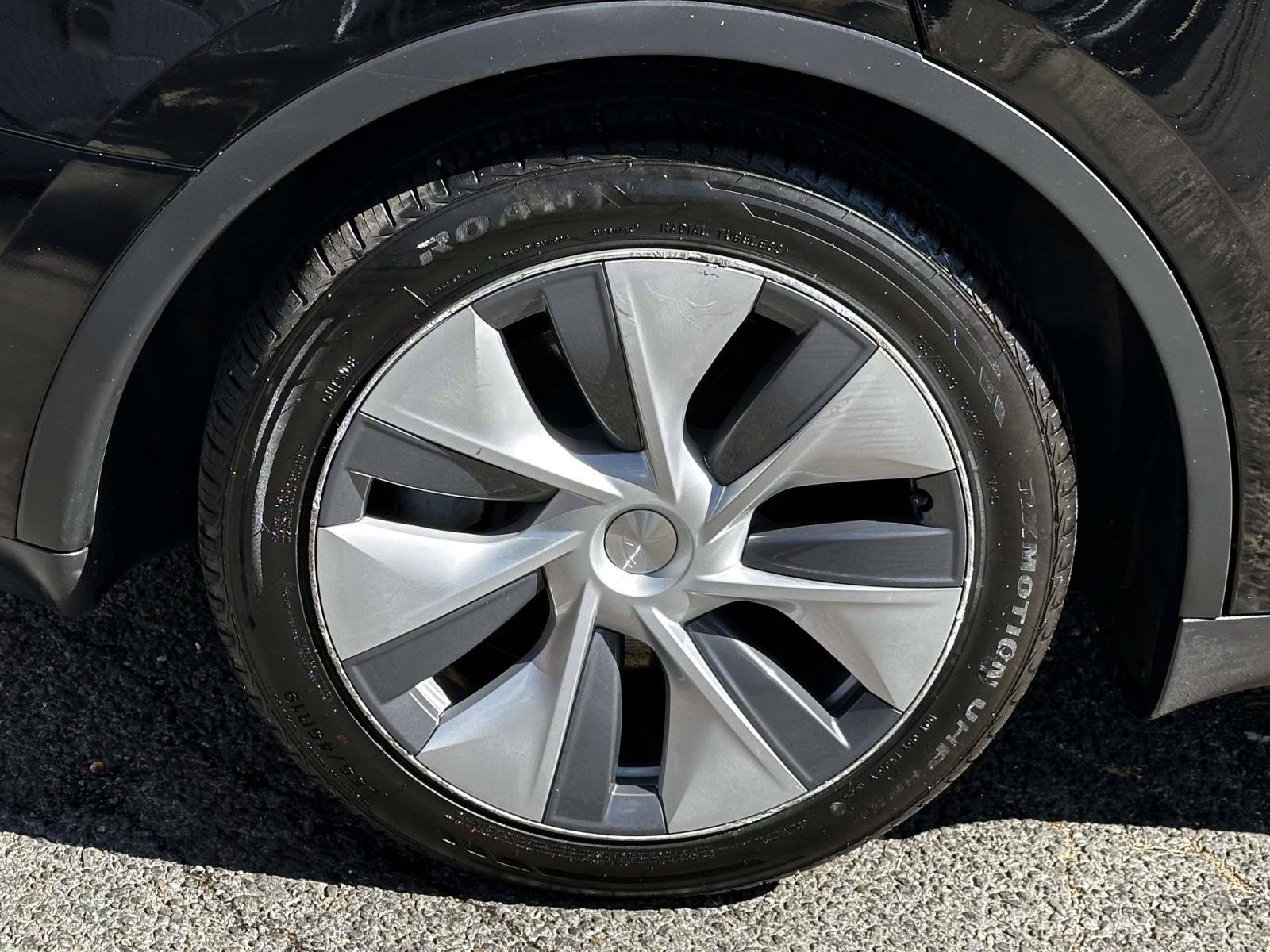 Used 2023 Tesla Model Y Long Range AWD/4WD image 11