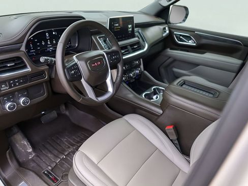Used 2023 GMC Yukon SLT w/ SLT Luxury Package AWD/4WD image 13