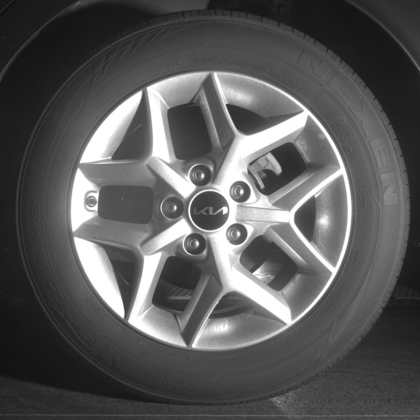 Used 2025 Kia Soul LX w/ LX Technology Package FWD image 13