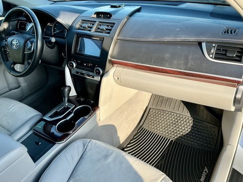 Used 2012 Toyota Camry XLE image 25