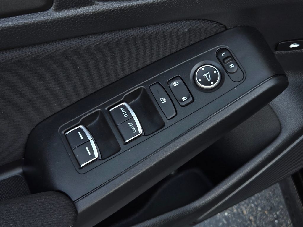 Used 2022 Honda Civic Sport image 11