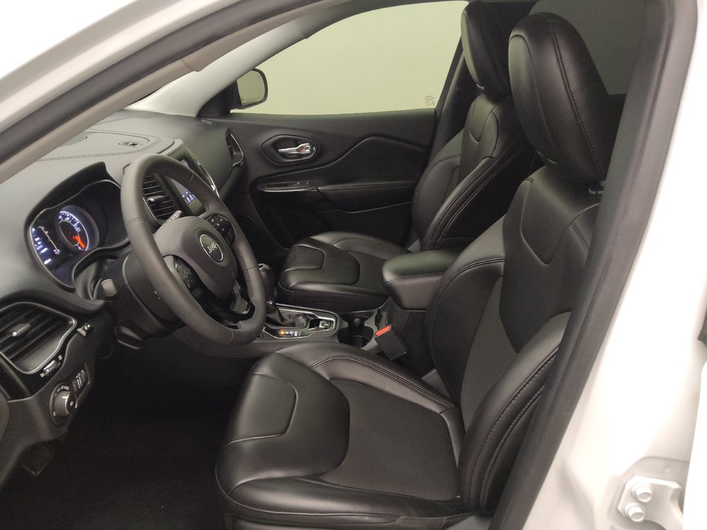 Used 2020 Jeep Cherokee Latitude Plus FWD image 17