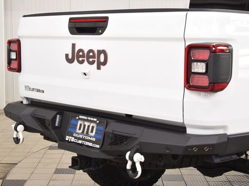 Used 2025 Jeep Gladiator Mojave AWD/4WD image 22