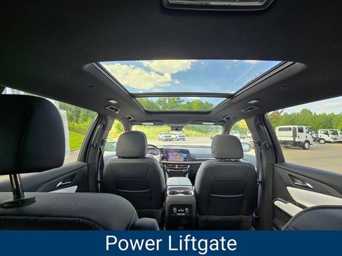 Certified 2025 Chevrolet Traverse High Country FWD image 17