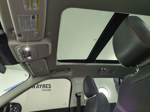 Used 2025 Ford Explorer Active w/ Active Comfort Package image 24