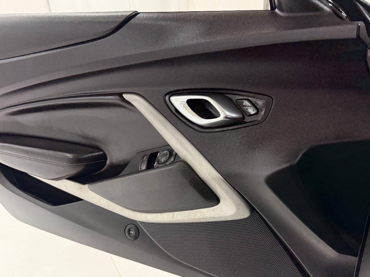 Used 2017 Chevrolet Camaro SS RWD image 65