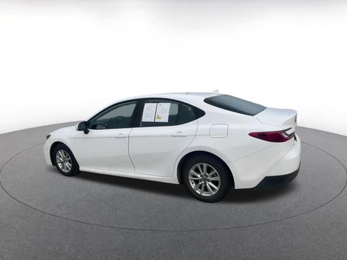 Used 2025 Toyota Camry LE image 10