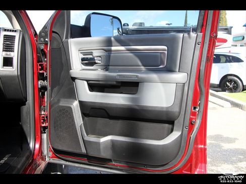 Used 2017 RAM 2500 SLT w/ Luxury Group RWD image 36