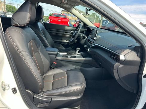 Used 2022 Nissan Altima 2.5 SR FWD image 14