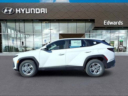 New 2026 Hyundai Tucson SE image 3