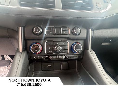 Used 2022 Chevrolet Tahoe LT w/ Luxury Package AWD/4WD image 19