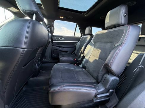 Used 2019 Ford Explorer XLT w/ Equipment Group 202A FWD image 22