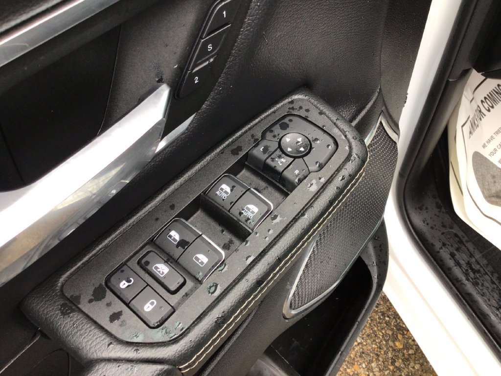Used 2025 RAM 1500 Laramie AWD/4WD image 12