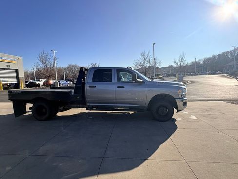 Used 2022 RAM 3500 Tradesman w/ Chrome Appearance Group image 4