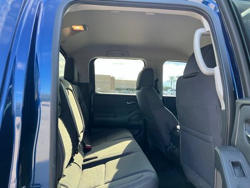 Used 2022 Nissan Frontier SV w/ Technology Package RWD image 12
