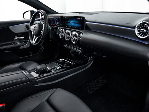 Used 2019 Mercedes-Benz A 220 4MATIC image 8
