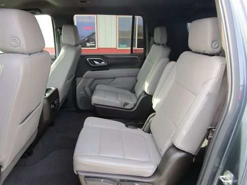 Used 2021 Chevrolet Suburban Z71 w/ Z71 Off-Road Package AWD/4WD image 16