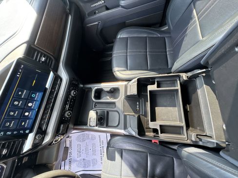 Used 2022 Chevrolet Silverado 1500 High Country w/ High Country Premium Package image 36