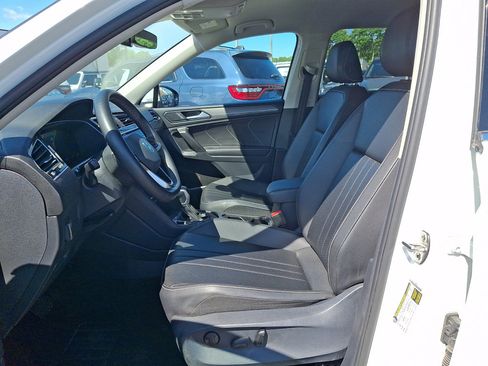 Used 2024 Volkswagen Tiguan SE FWD image 24
